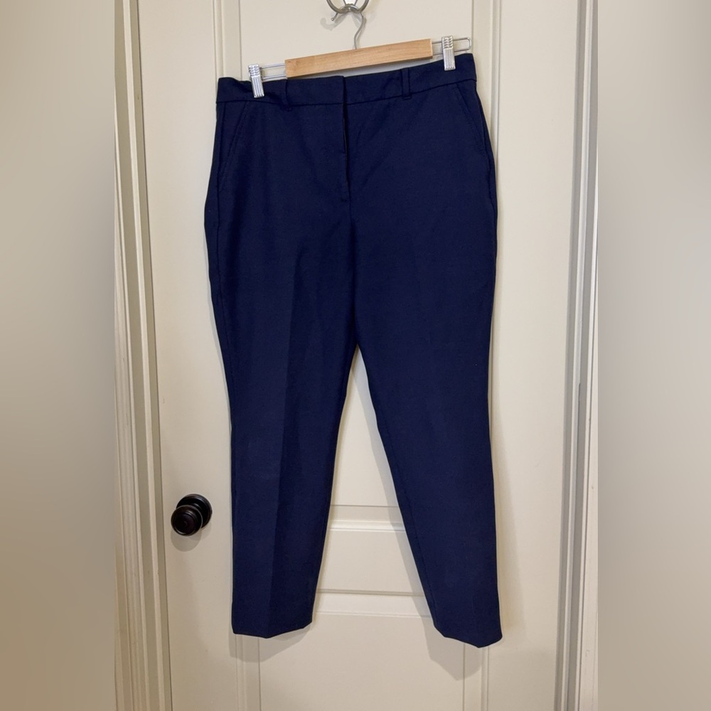 White House Black Market Women’s Slim Ankle Comfort Stretch Pants Short